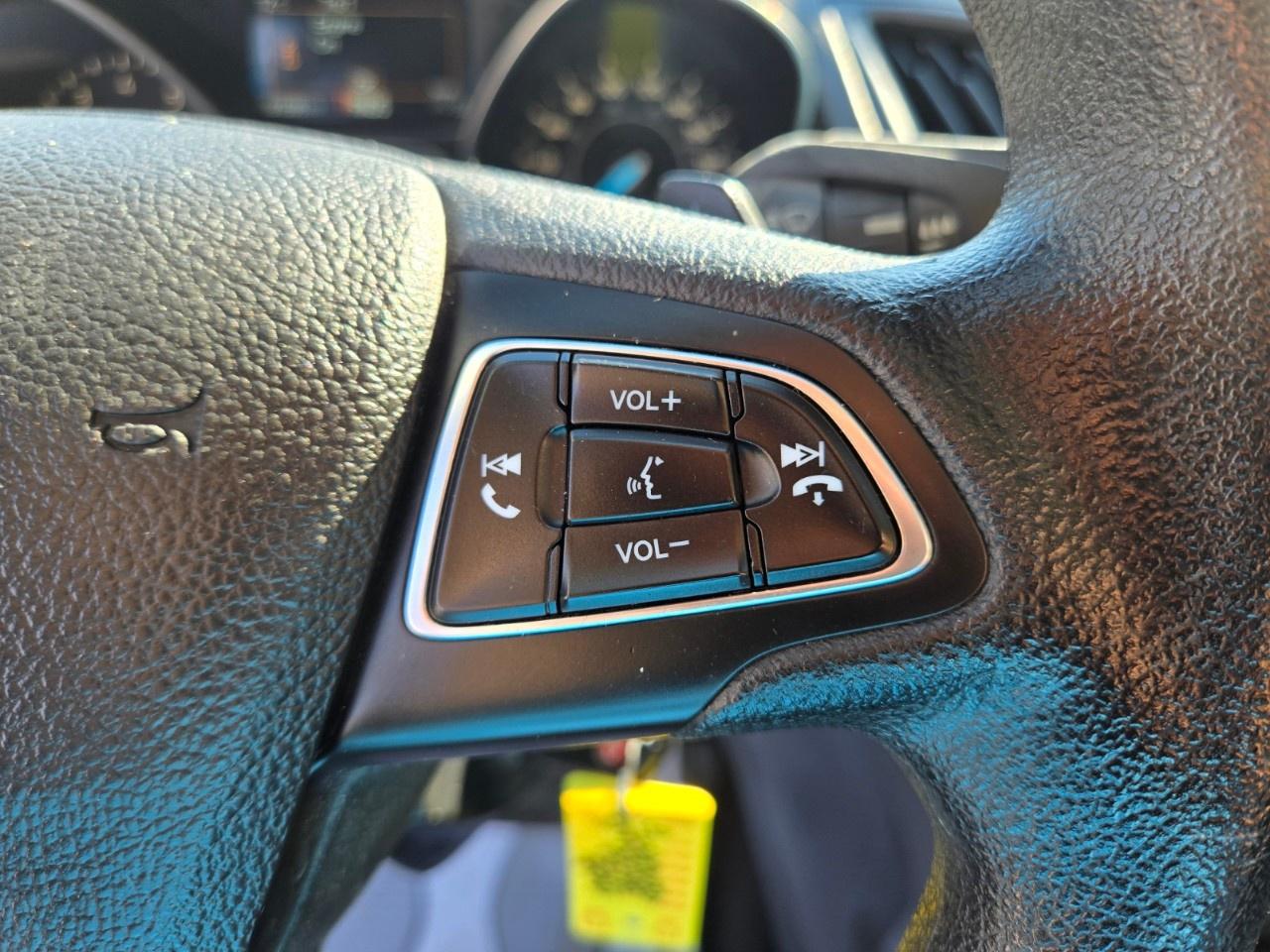 2017 Ford Escape FWD 4dr SE Photo