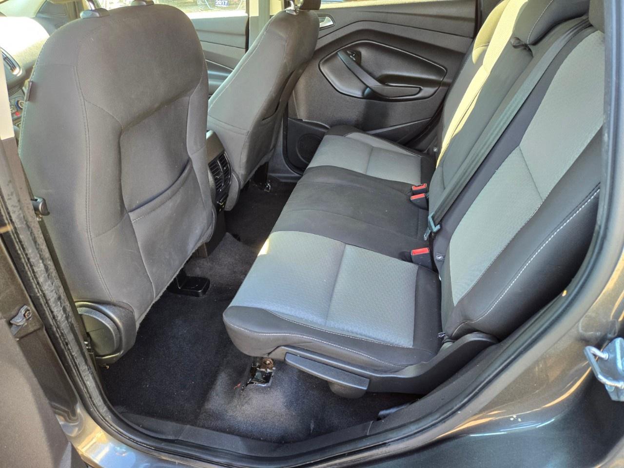 2017 Ford Escape FWD 4dr SE Photo