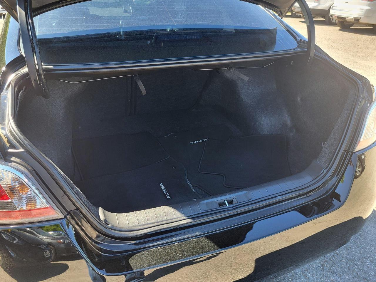 2014 Nissan Altima 4dr Sdn I4 CVT 2.5 SL Photo