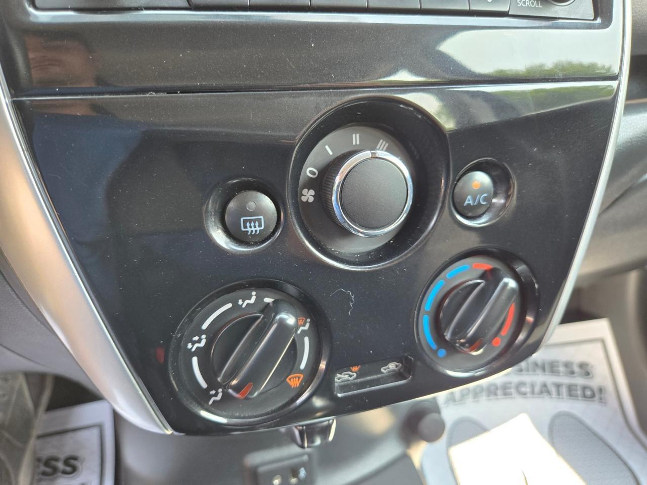 2017 Nissan Versa Note 5DR HB AUTO 1.6 SV Photo