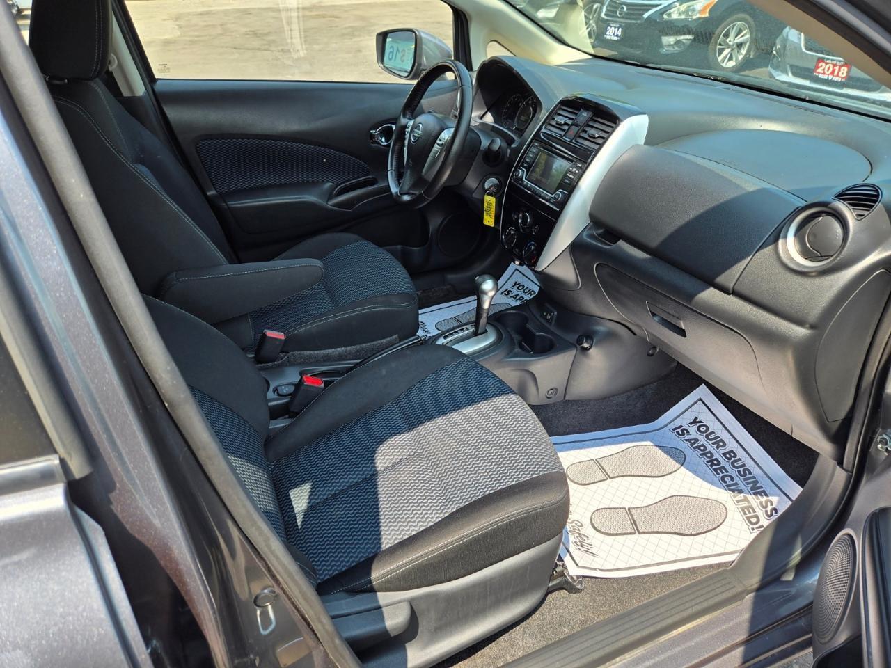 2017 Nissan Versa Note 5DR HB AUTO 1.6 SV Photo