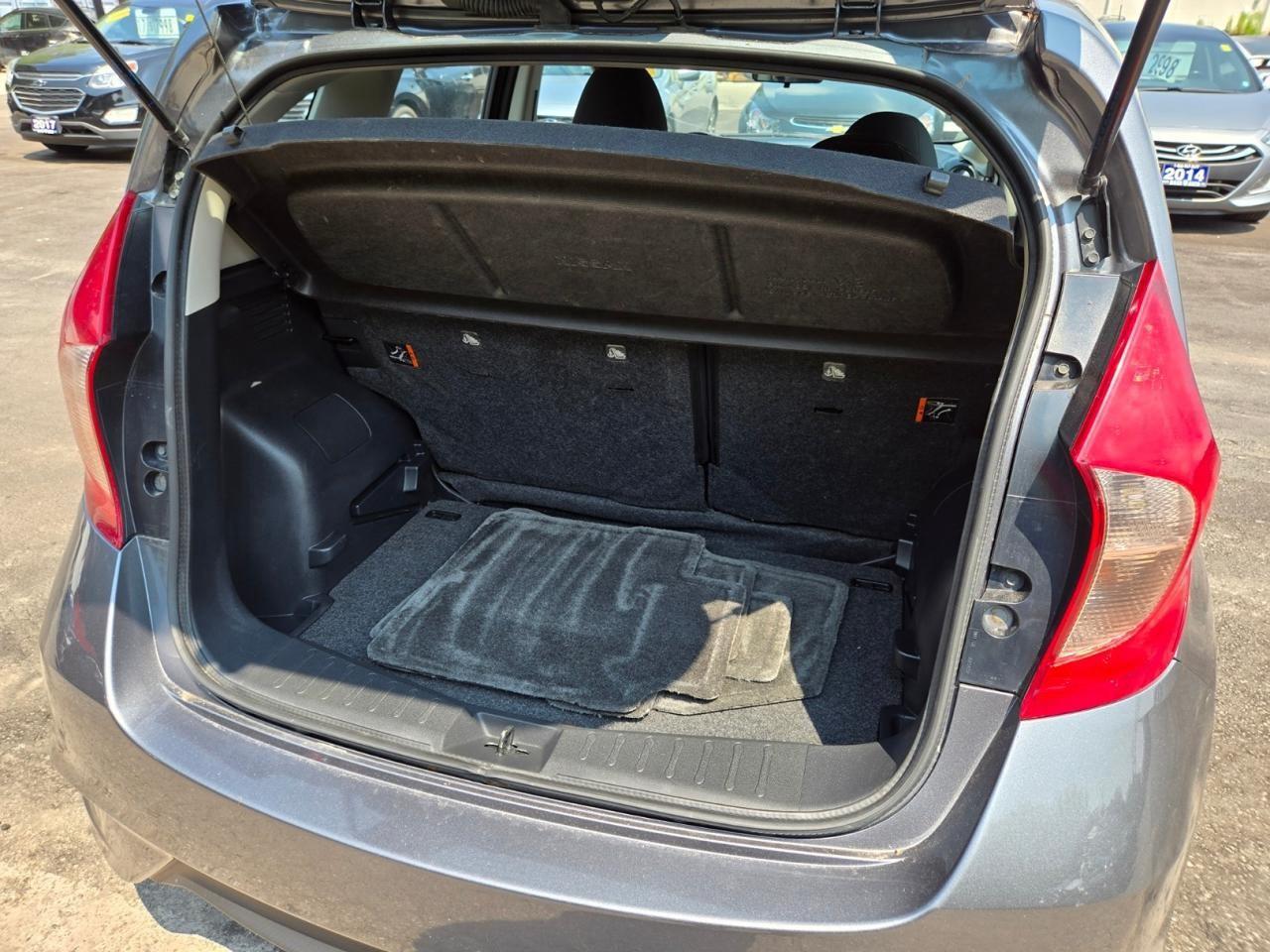 2017 Nissan Versa Note 5DR HB AUTO 1.6 SV Photo