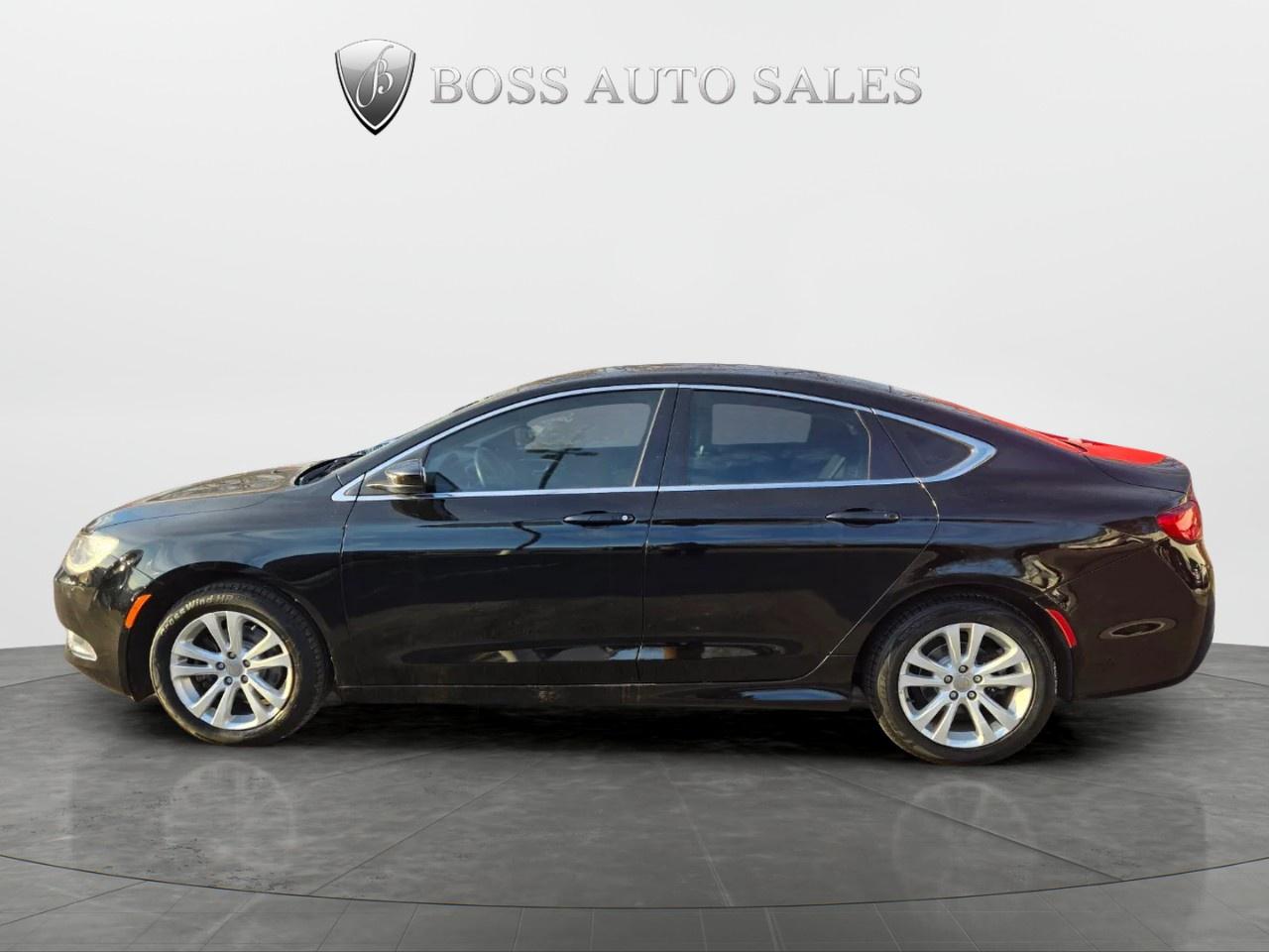 2015 Chrysler 200 Limited Photo1