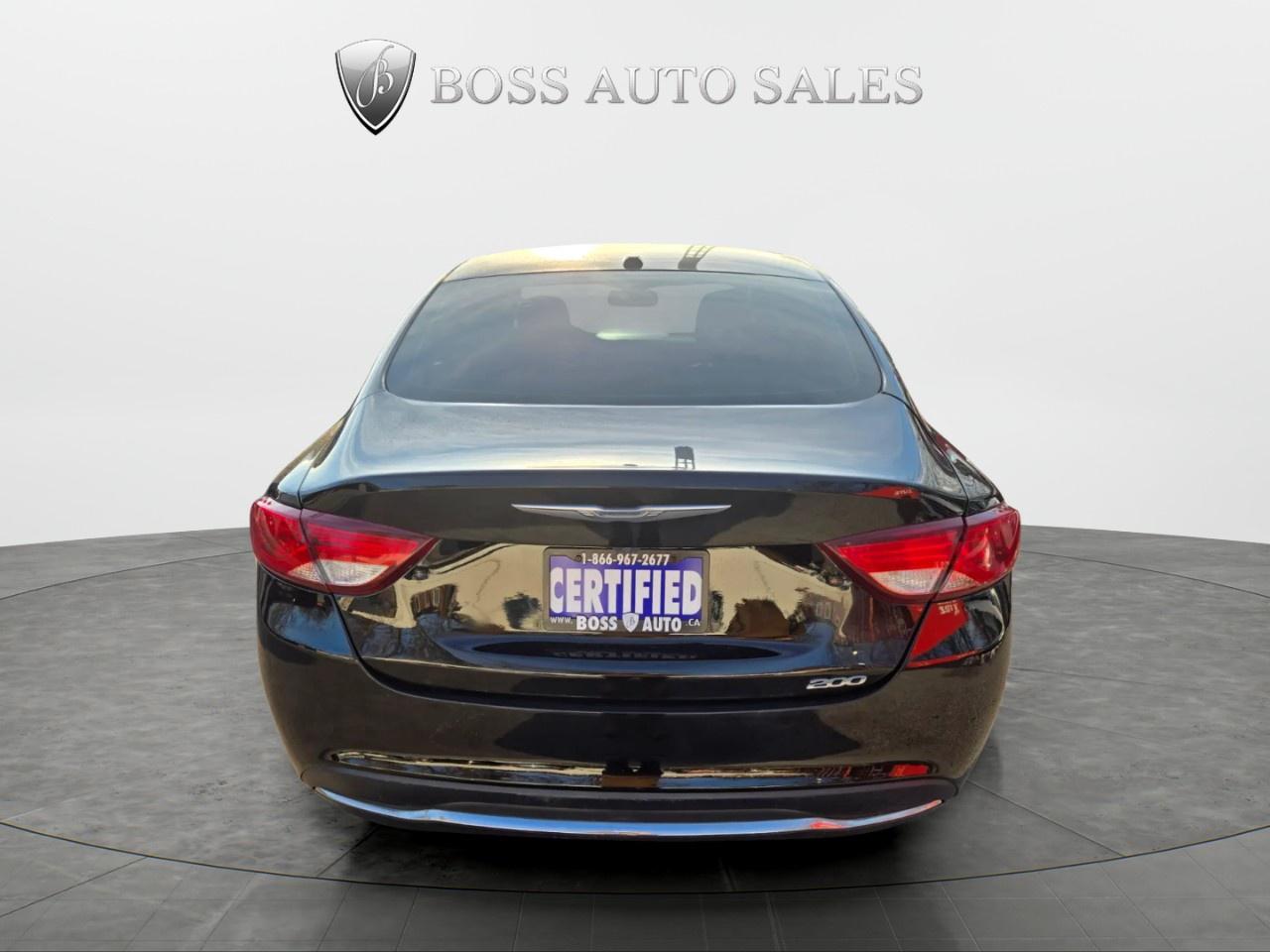 2015 Chrysler 200 Limited Photo3