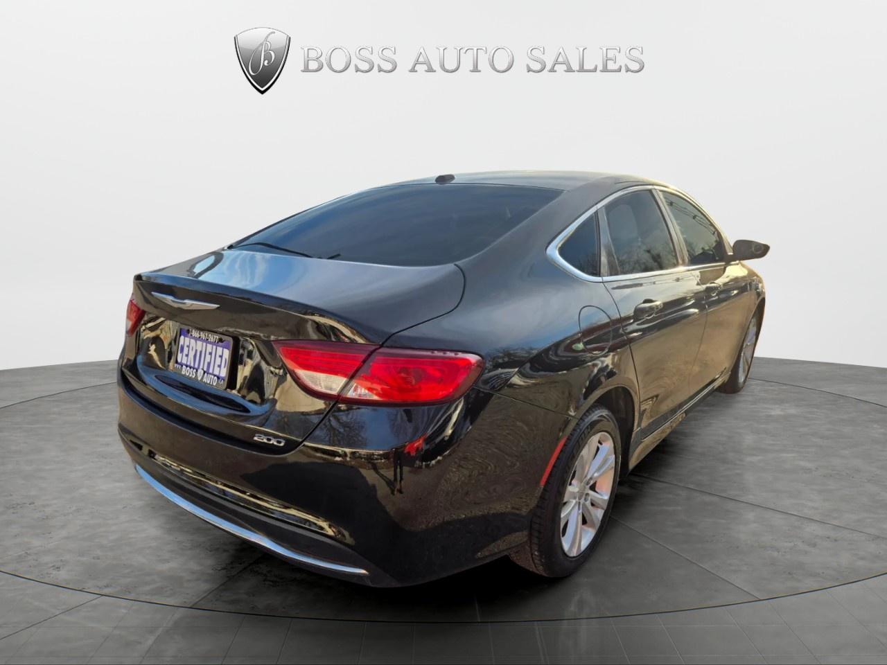 2015 Chrysler 200 Limited Photo4