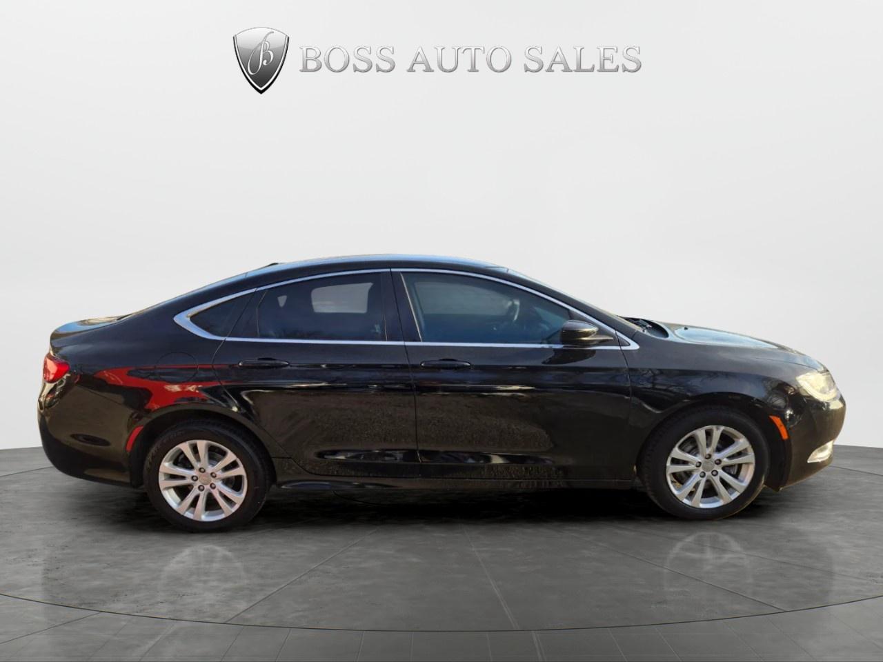 2015 Chrysler 200 4dr Sdn Limited FWD Photo