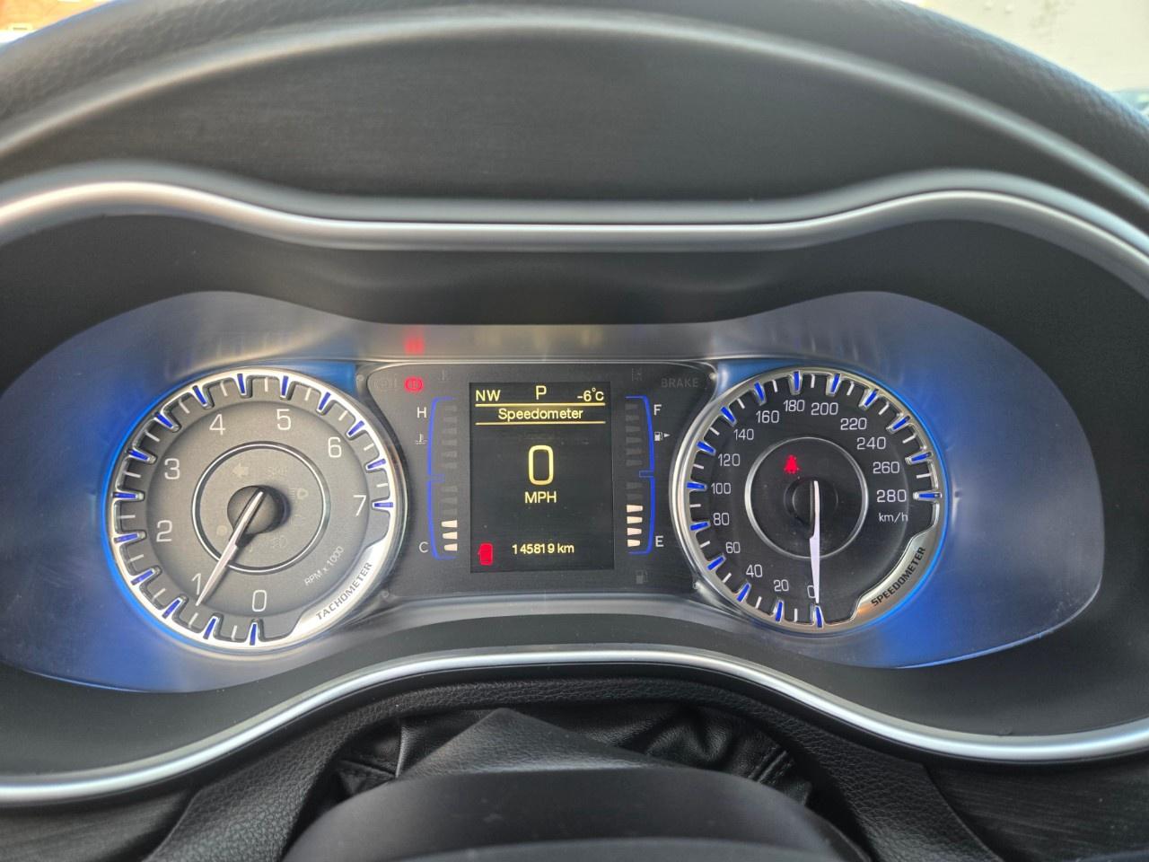 2015 Chrysler 200 4dr Sdn Limited FWD Photo