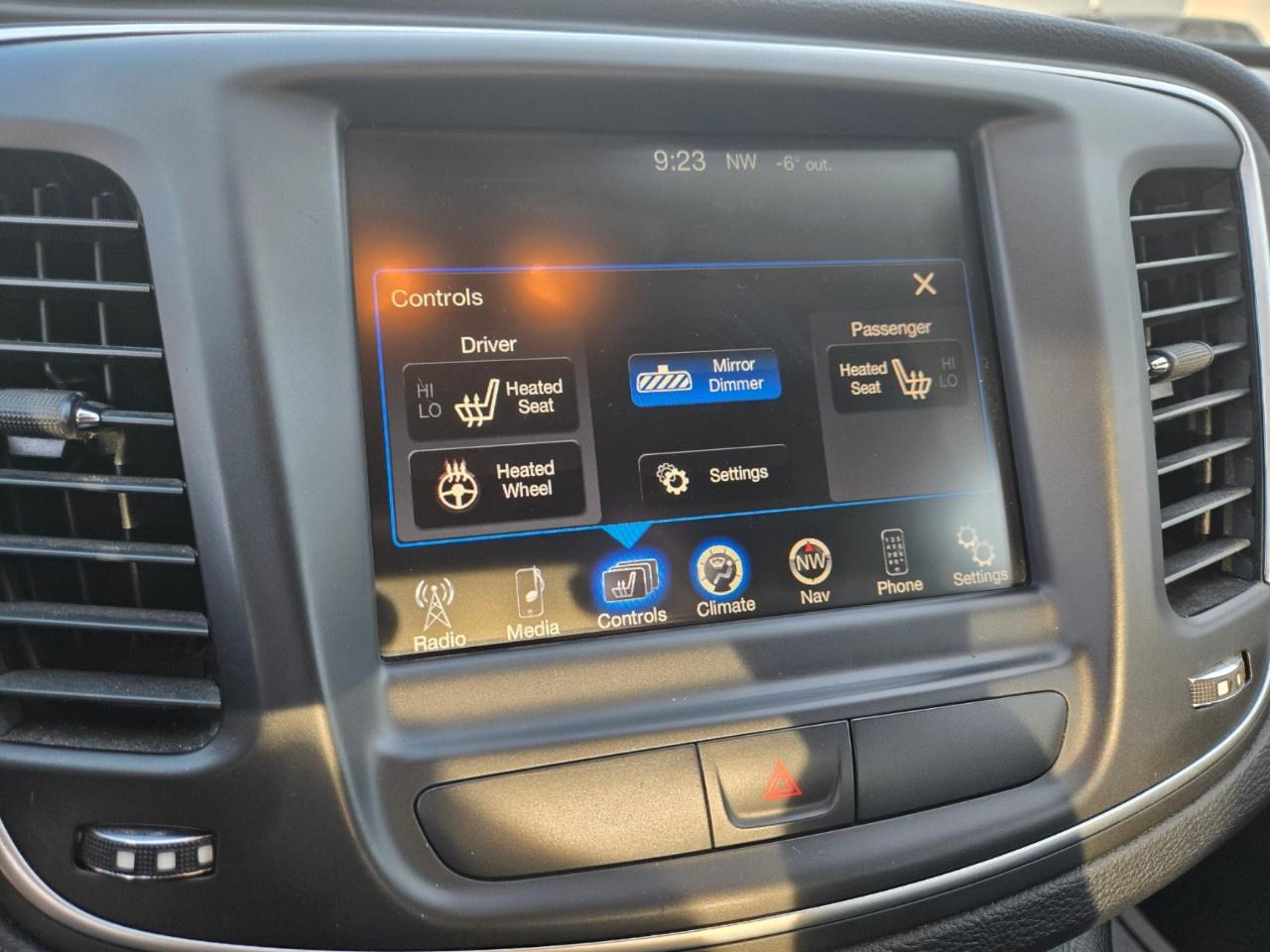 2015 Chrysler 200 4dr Sdn Limited FWD Photo