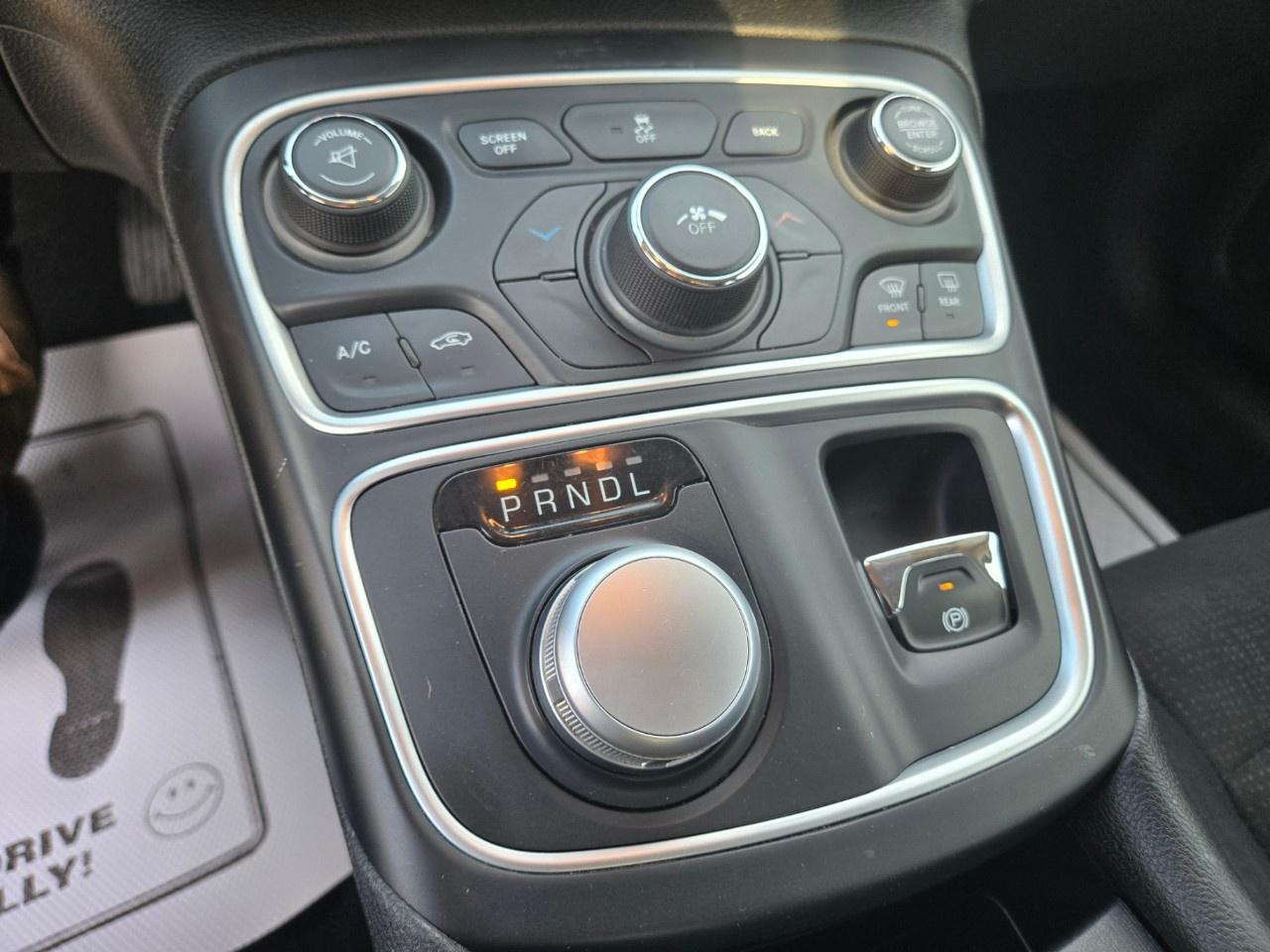 2015 Chrysler 200 Limited Photo
