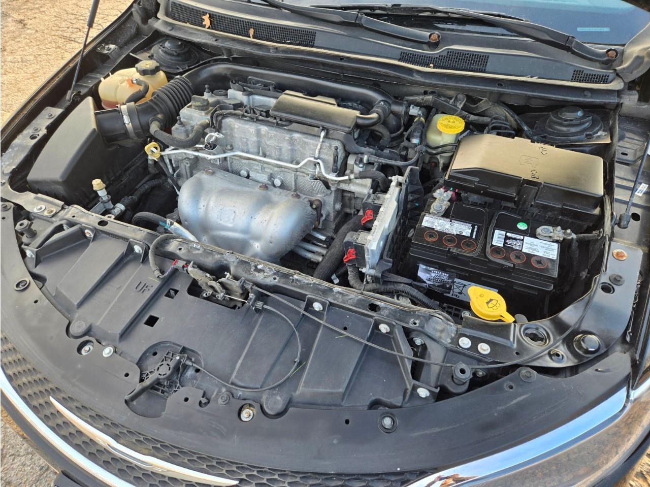 2015 Chrysler 200 4dr Sdn Limited FWD Photo