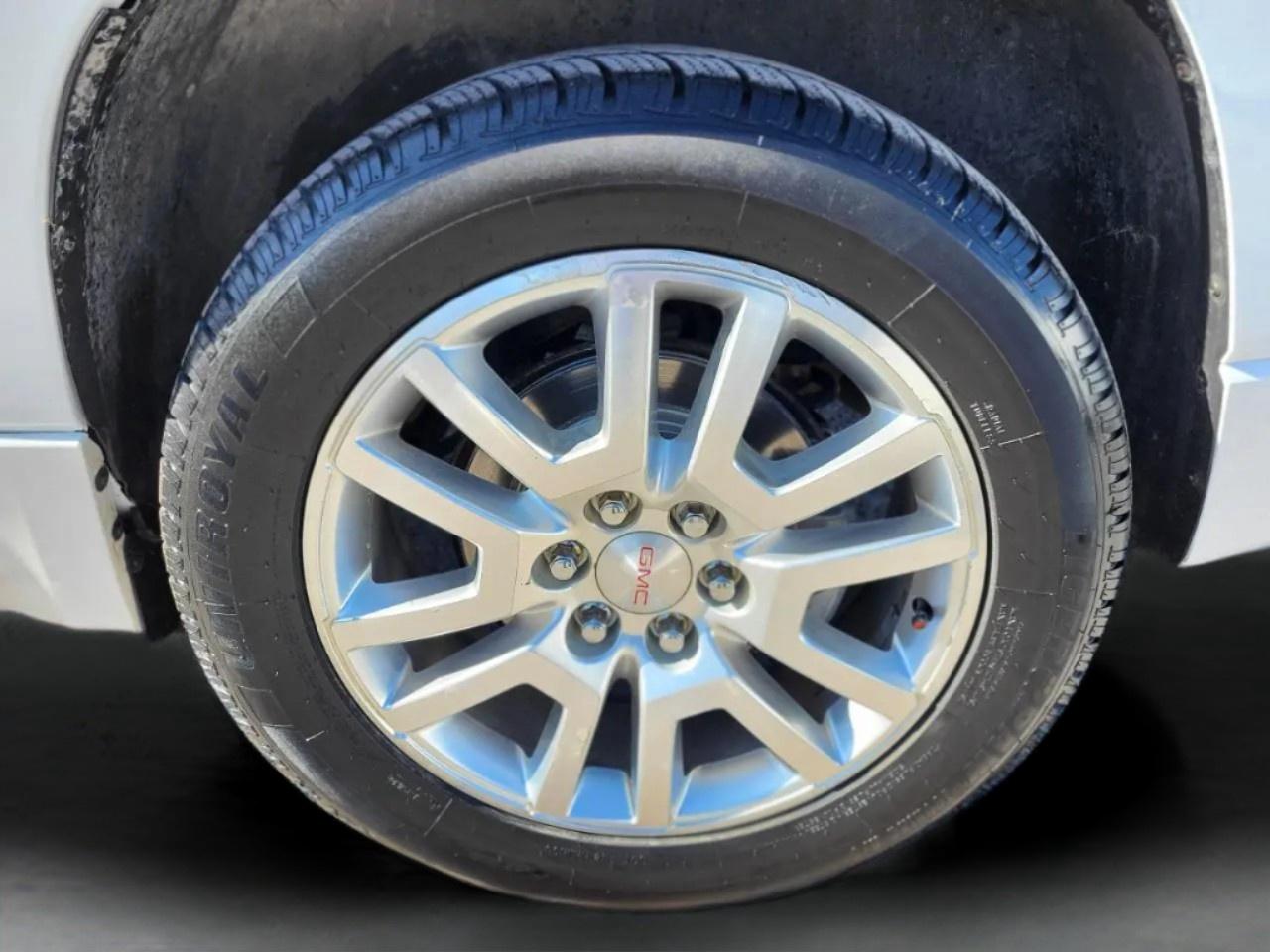 2016 GMC Acadia AWD DENALI Photo