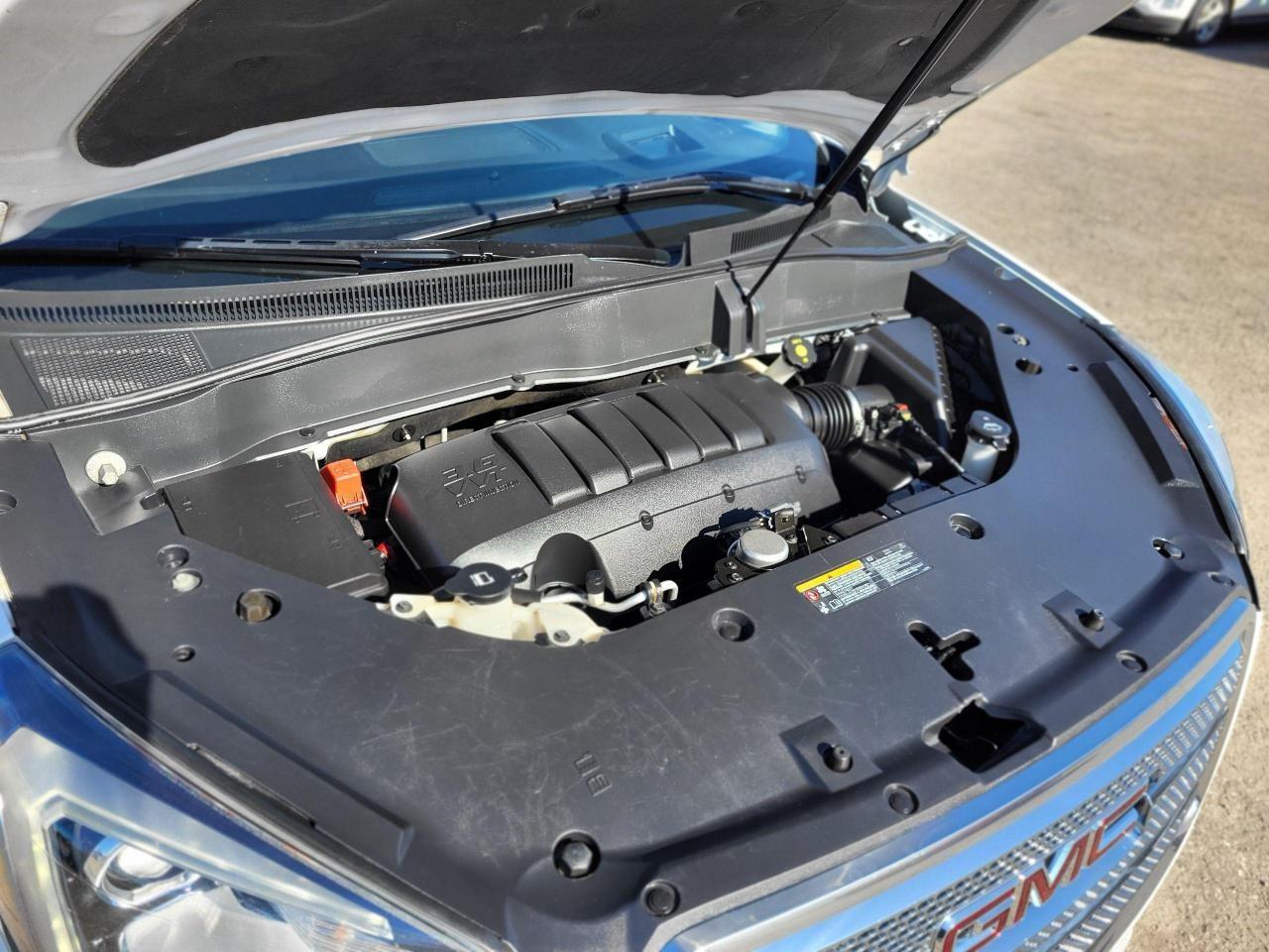 2016 GMC Acadia AWD DENALI Photo