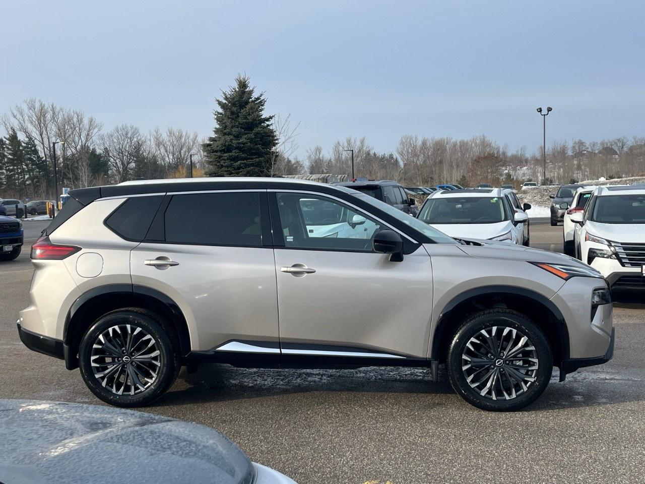 2026 Nissan Rogue AWD Platinum Photo