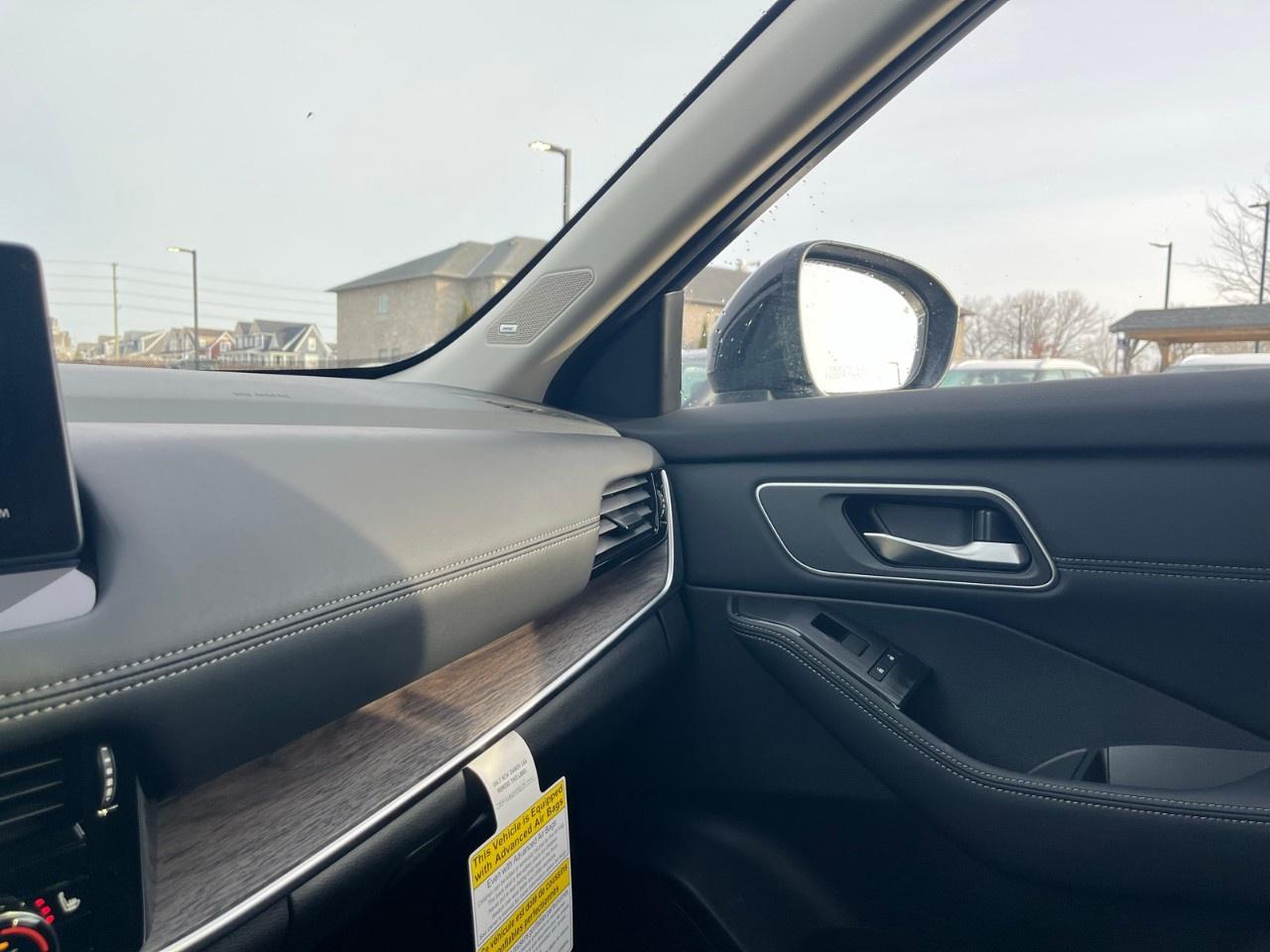 2026 Nissan Rogue AWD Platinum Photo