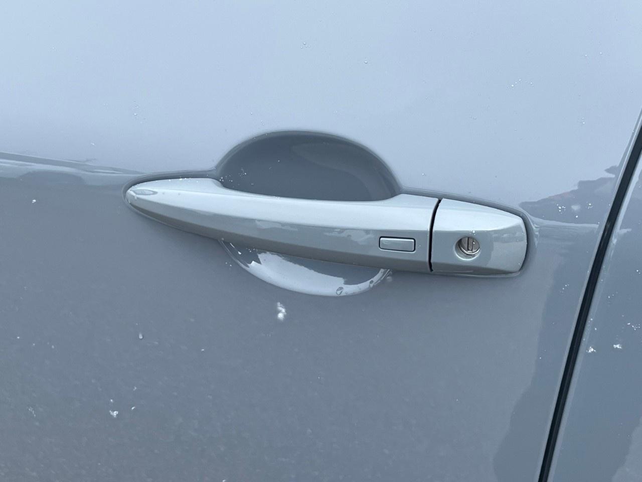 2026 Nissan Rogue AWD Platinum Photo3