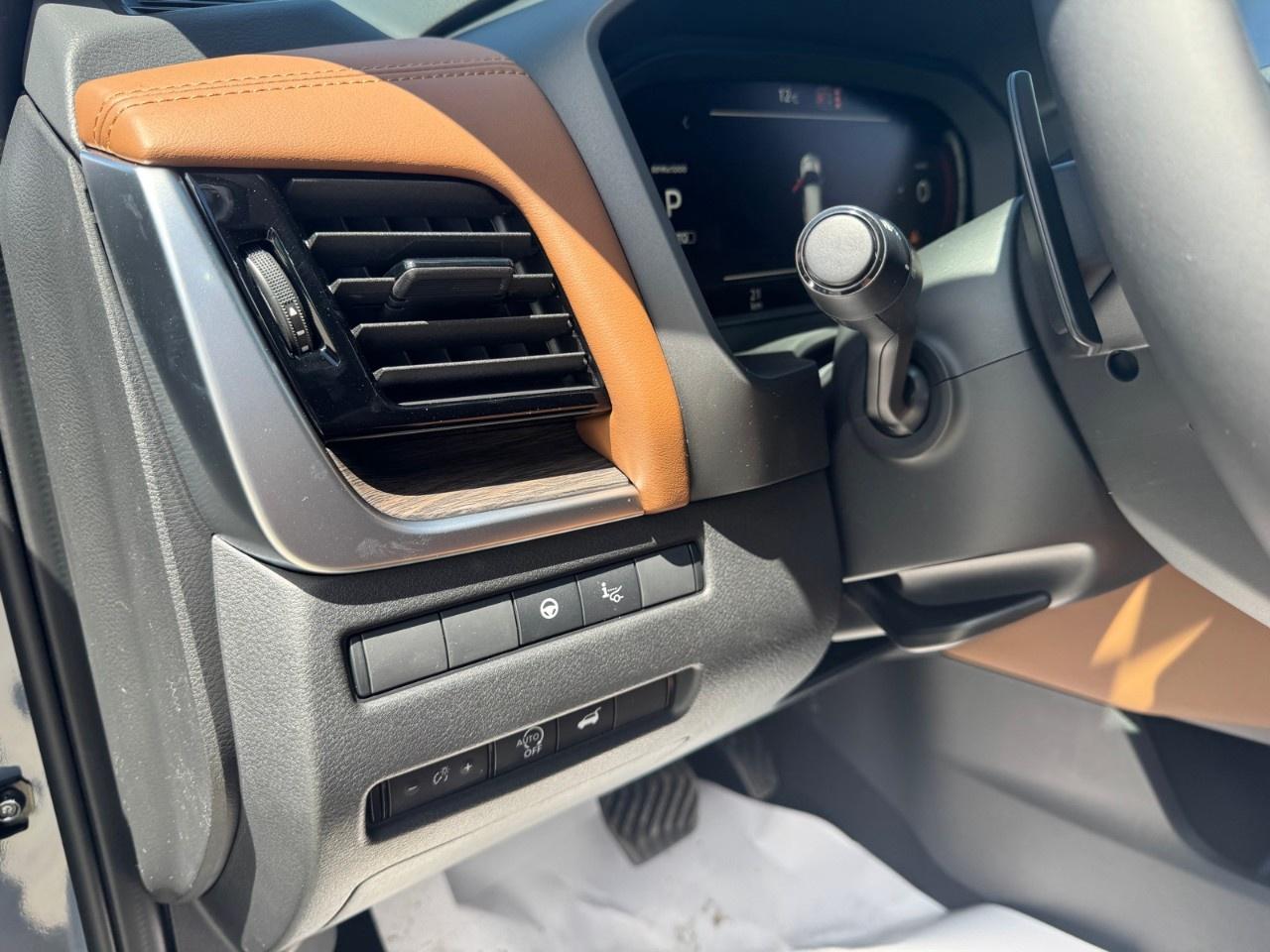 2026 Nissan Rogue AWD Platinum Photo