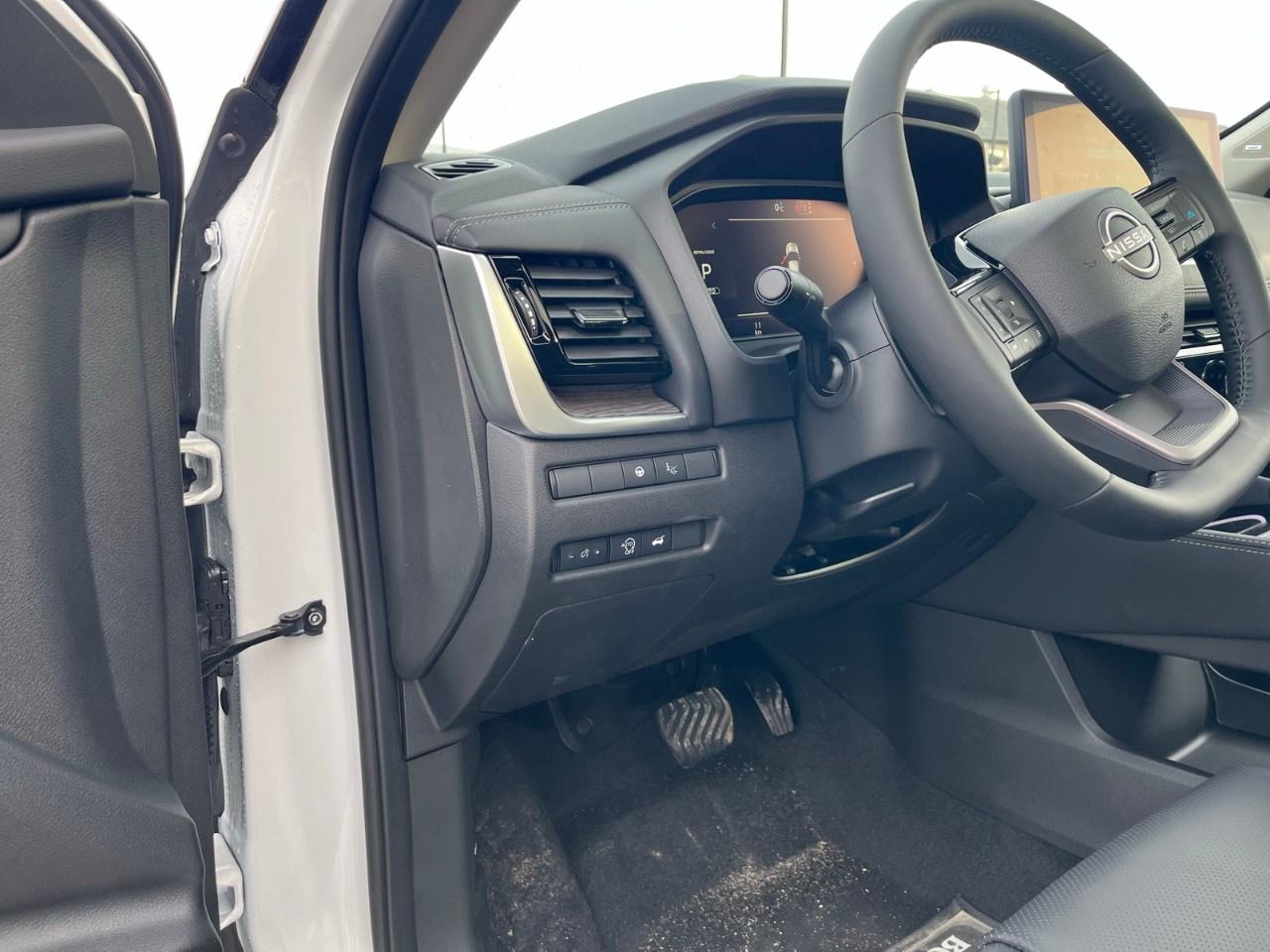 2026 Nissan Rogue AWD Platinum Photo