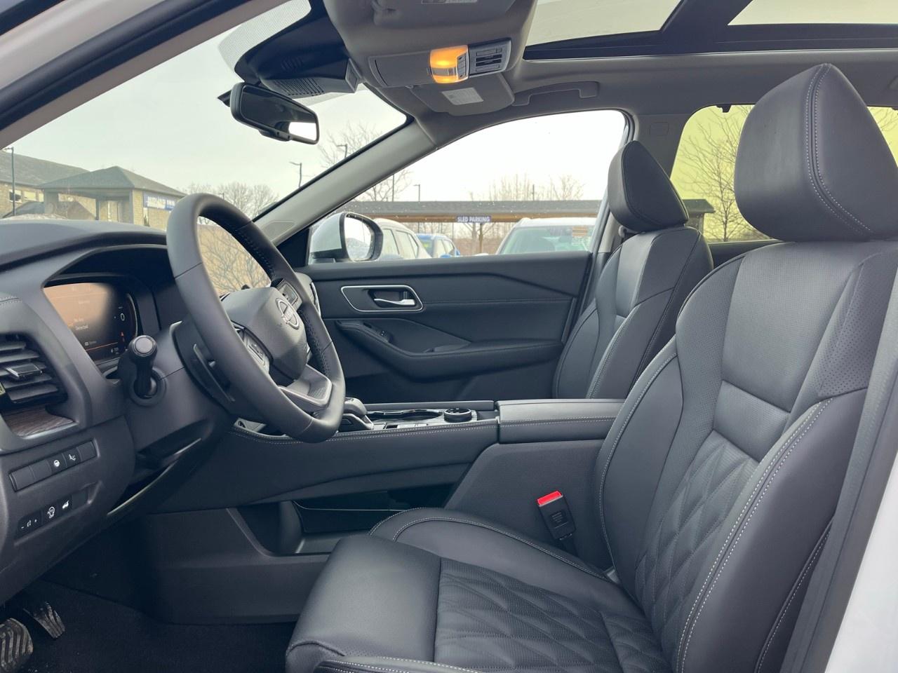 2026 Nissan Rogue AWD Platinum Photo