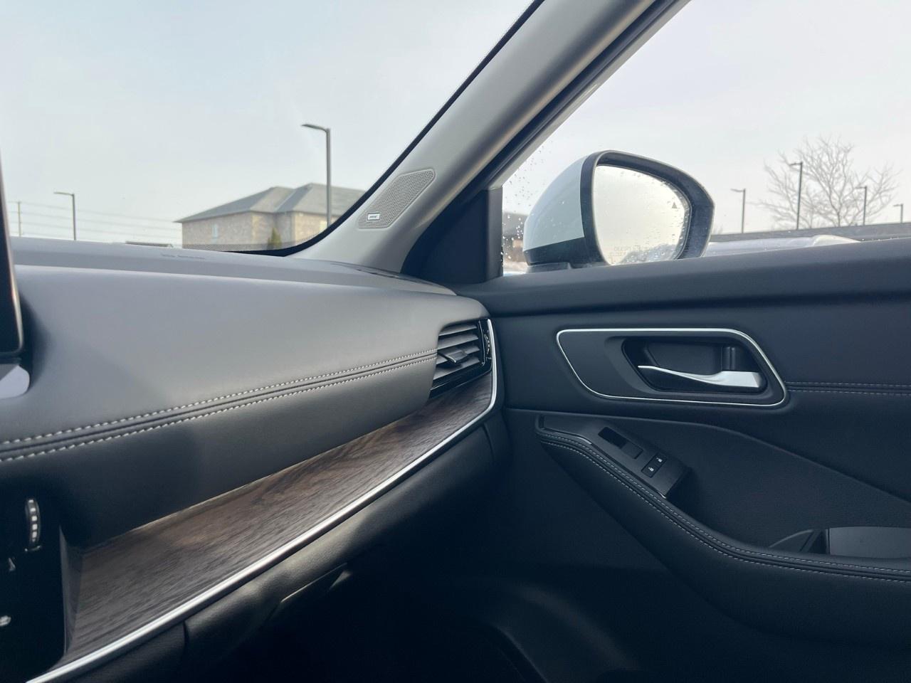 2026 Nissan Rogue AWD Platinum Photo