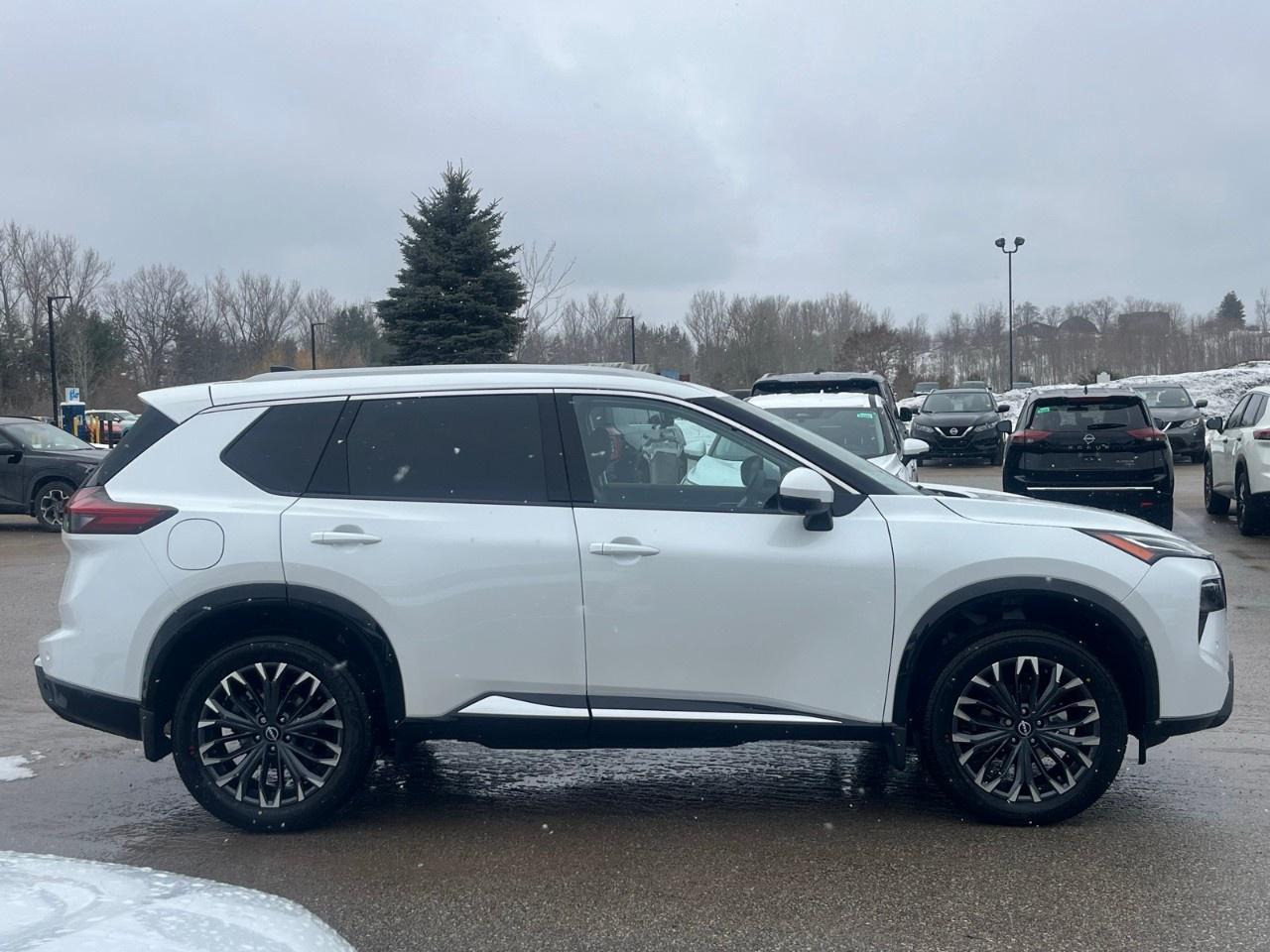 2026 Nissan Rogue AWD Platinum Photo