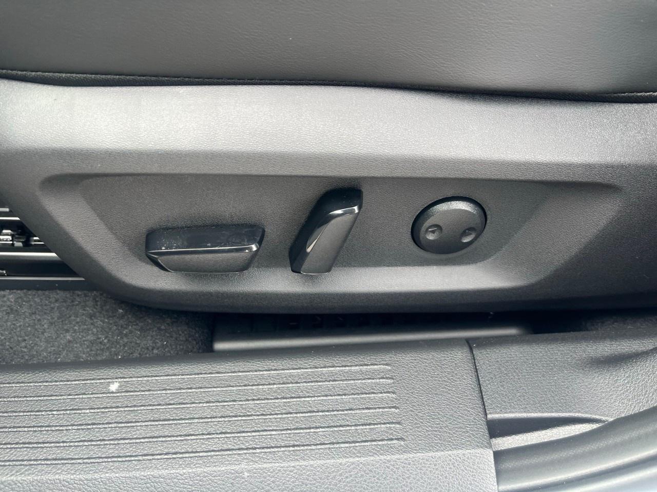 2026 Nissan Rogue AWD Platinum Photo