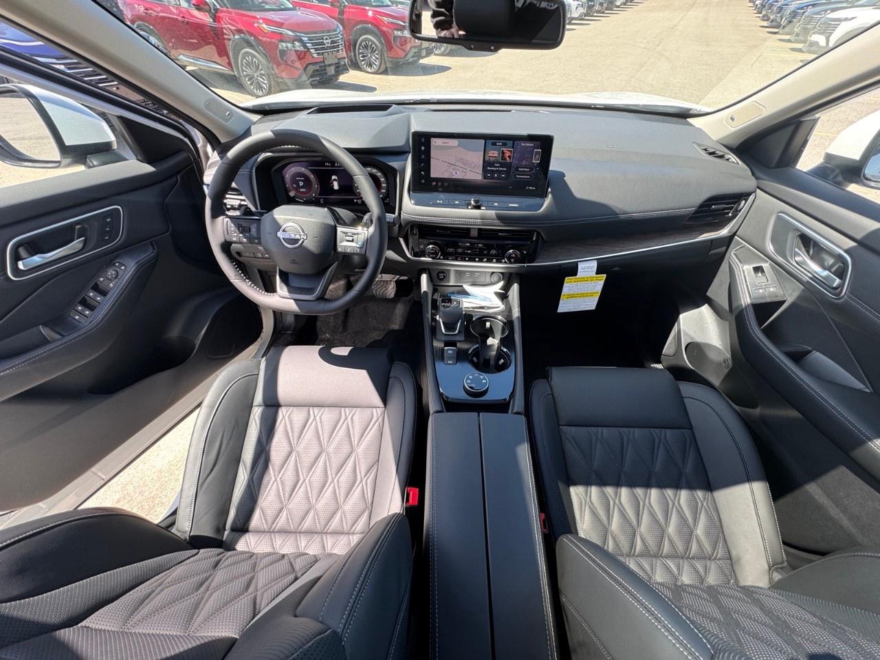 2026 Nissan Rogue AWD Platinum Photo