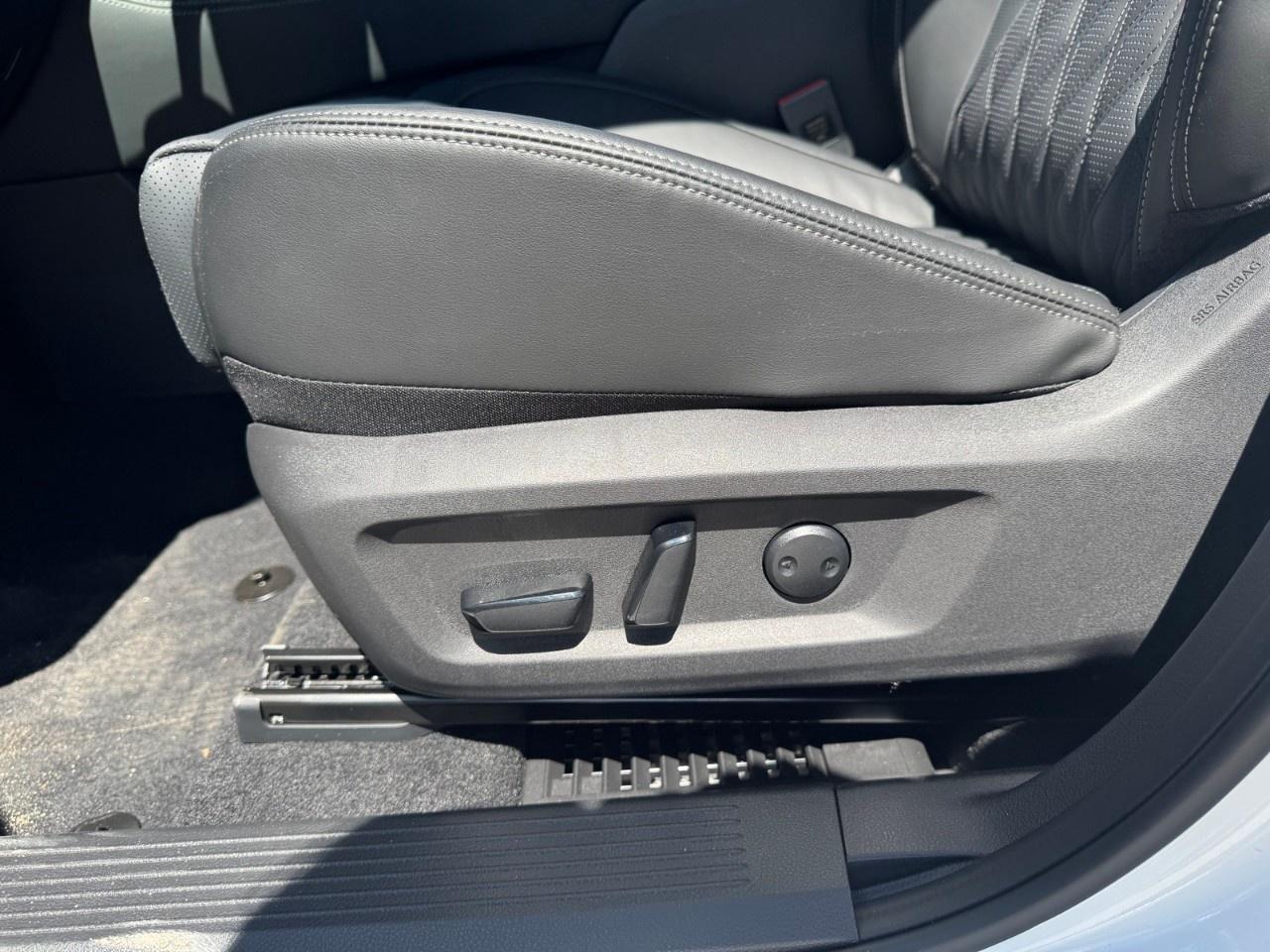 2026 Nissan Rogue AWD Platinum Photo