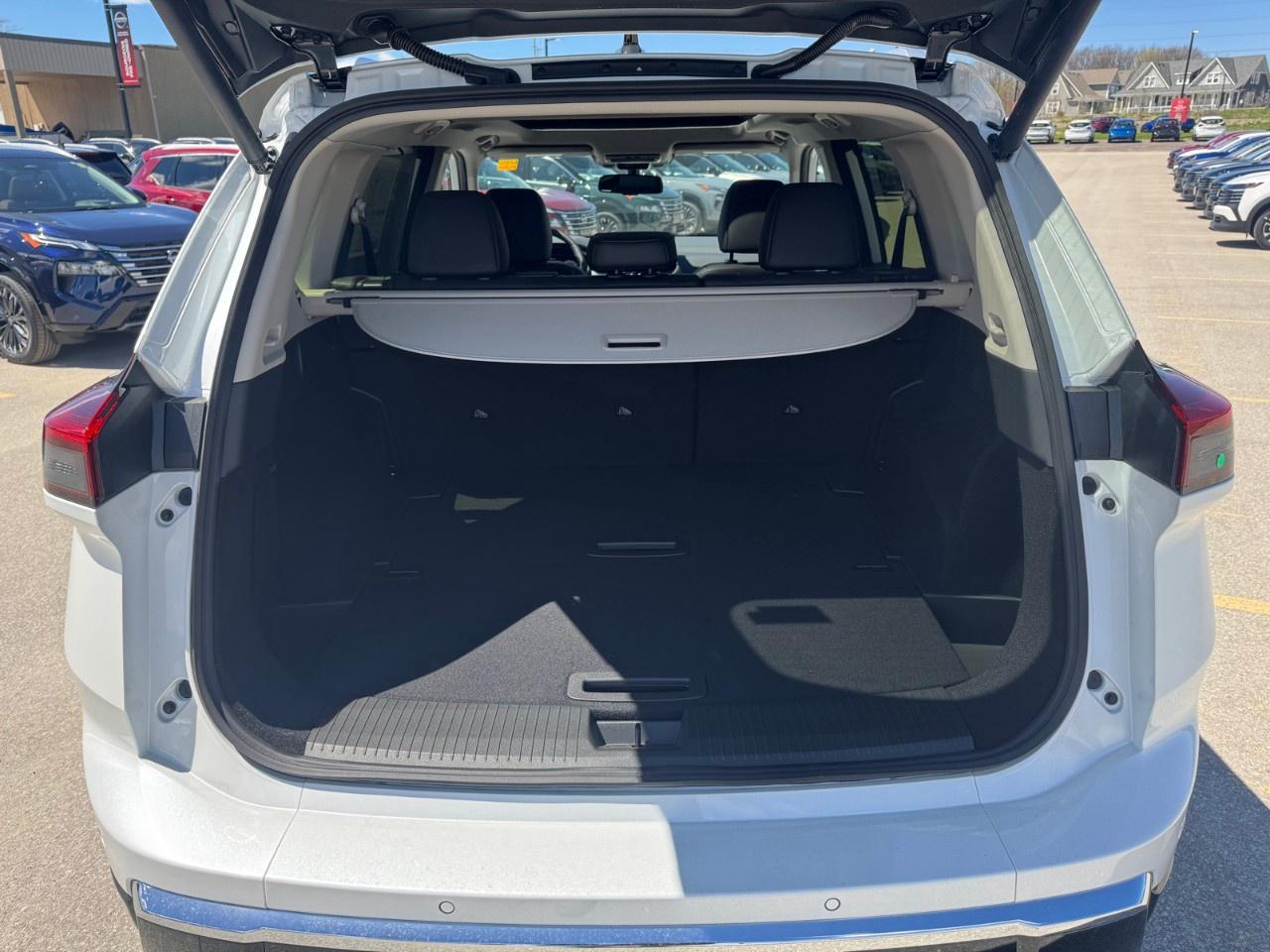 2026 Nissan Rogue AWD Platinum Photo