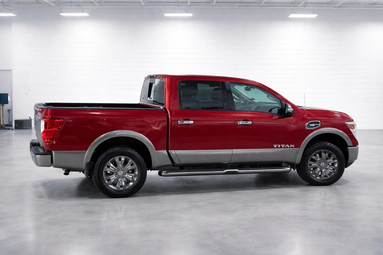 2017 Nissan Titan Platinum Reserve 5.6L V8 Photo3
