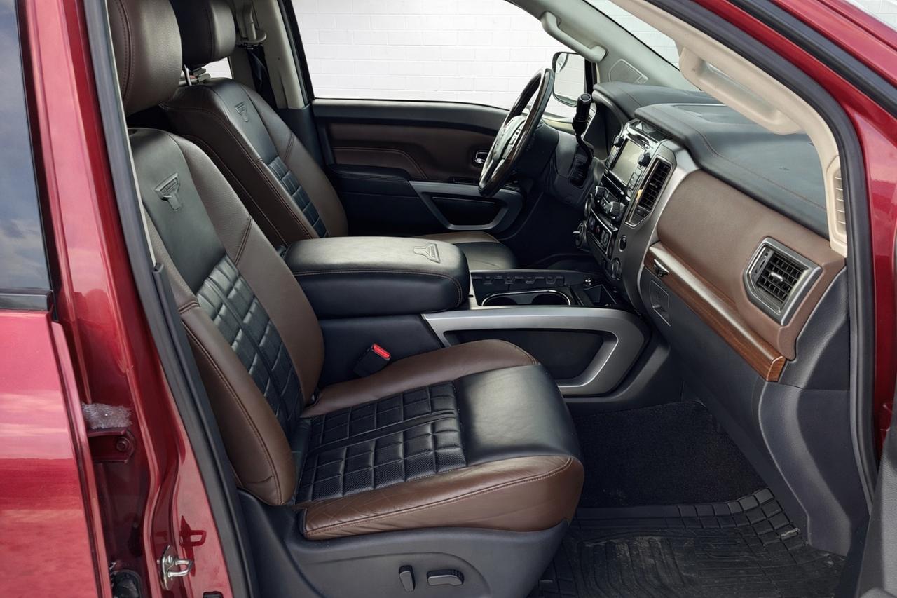 2017 Nissan Titan Platinum Reserve 5.6L V8 Photo