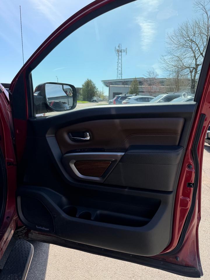 2017 Nissan Titan Platinum Reserve 5.6L V8 Photo
