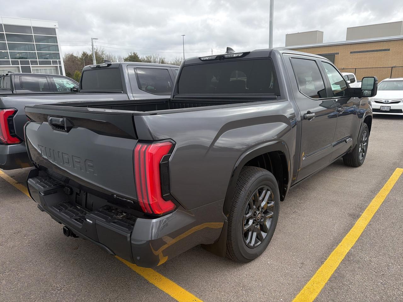 2026 Toyota Tundra Platinum Hybrid Photo2