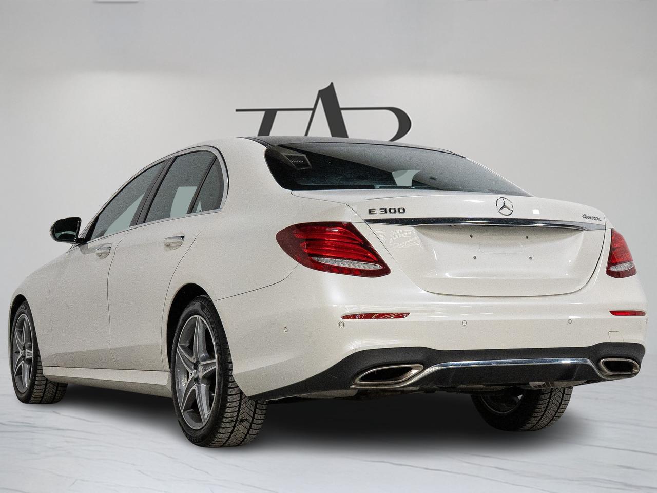 2017 Mercedes-Benz E-Class 300 | AMG PKG | PREMIUM PKG | BURMESTER | PANO Photo4