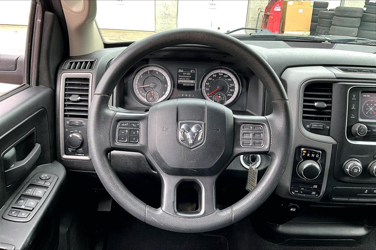 2022 RAM 1500 Classic Tradesman Quad Cab V6 | Spray Liner | Hitch | 4X4 Photo4