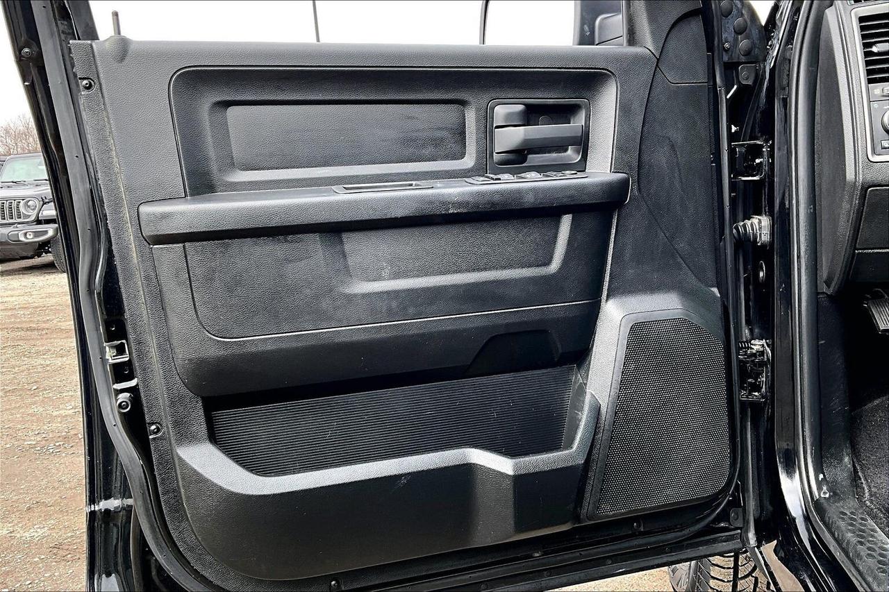 2022 RAM 1500 Classic Tradesman Quad Cab V6 | Spray Liner | Hitch | 4X4 Photo