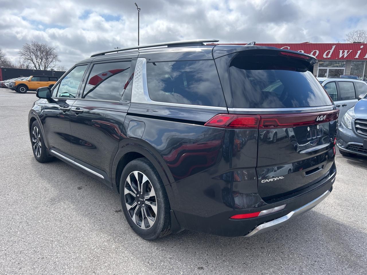 2024 Kia Carnival EX+, 8 PASSENGER, BALANCE OF FACTORY WARRANTY! - Photo #4