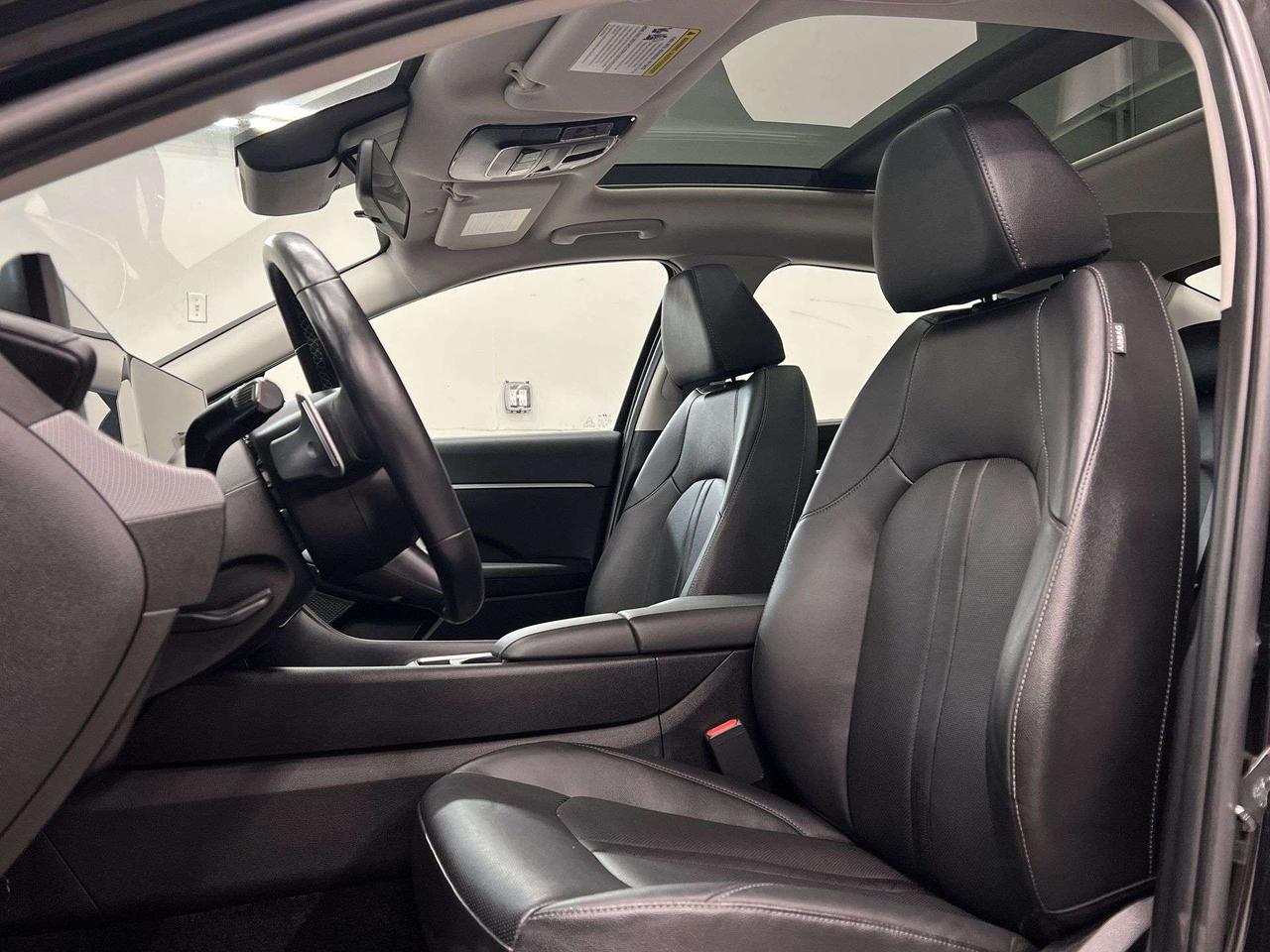 2024 Hyundai Sonata TREND AWD | LEATHER |PANO ROOF | CARPLAY | ALLOYS Photo