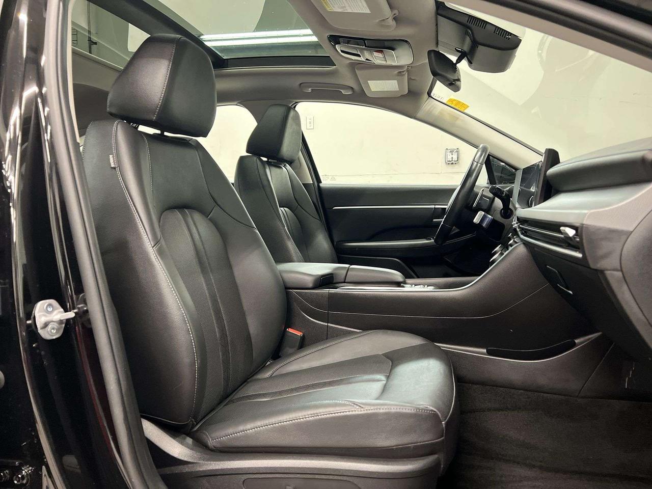 2024 Hyundai Sonata TREND AWD | LEATHER |PANO ROOF | CARPLAY | ALLOYS Photo