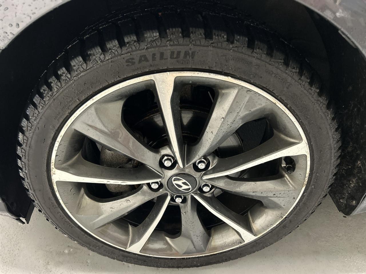 2019 Hyundai Veloster AUTO | HTD SEATS/STEERING | CARPLAY | ALLOYS | A/C Photo