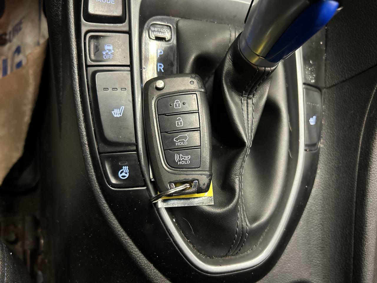 2019 Hyundai Veloster AUTO | HTD SEATS/STEERING | CARPLAY | ALLOYS | A/C Photo