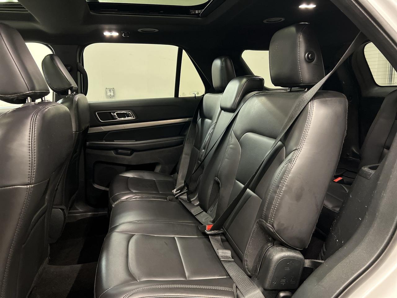 2019 Ford Explorer AWD | 7-PASS | HTD LEATHER | SUNROOF | CARPLAY Photo