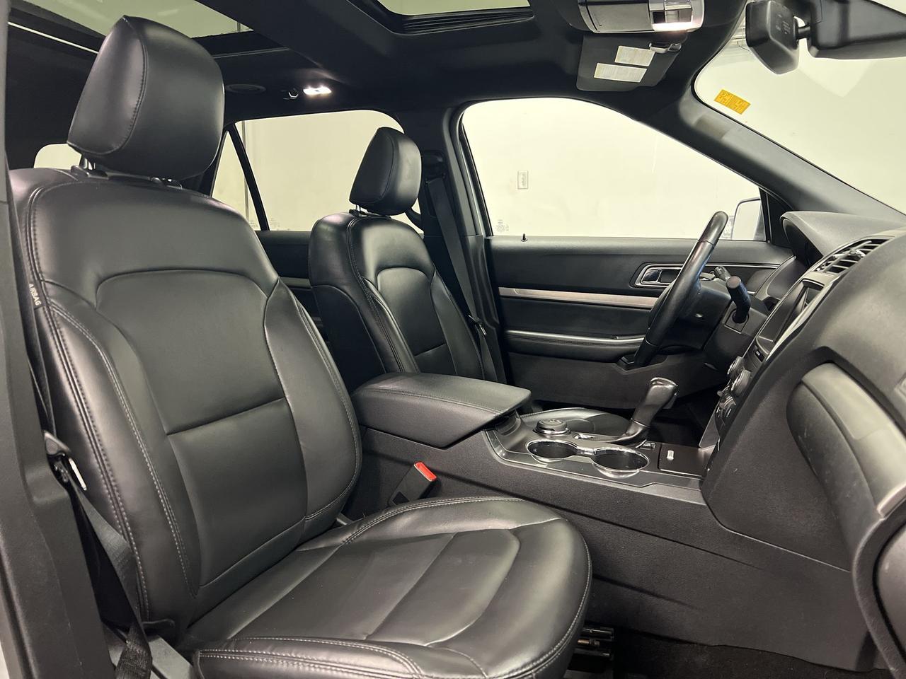 2019 Ford Explorer AWD | 7-PASS | HTD LEATHER | SUNROOF | CARPLAY Photo
