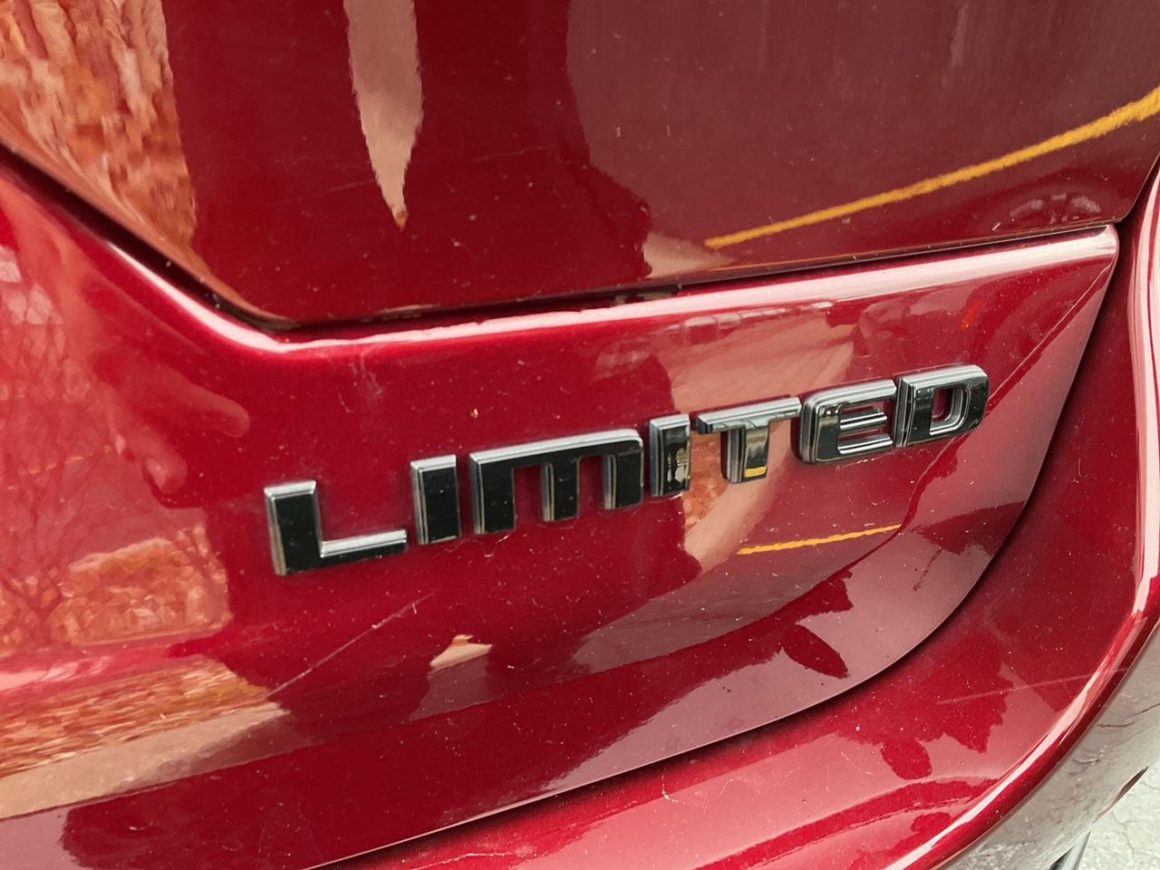 2025 Jeep Grand Cherokee NAV / 4X4 / LEATHER / HTD SEATS Photo