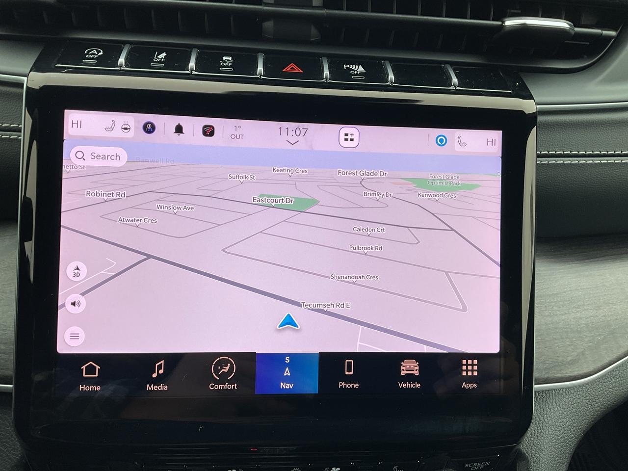 2025 Jeep Grand Cherokee NAV / 4X4 / LEATHER / HTD SEATS Photo