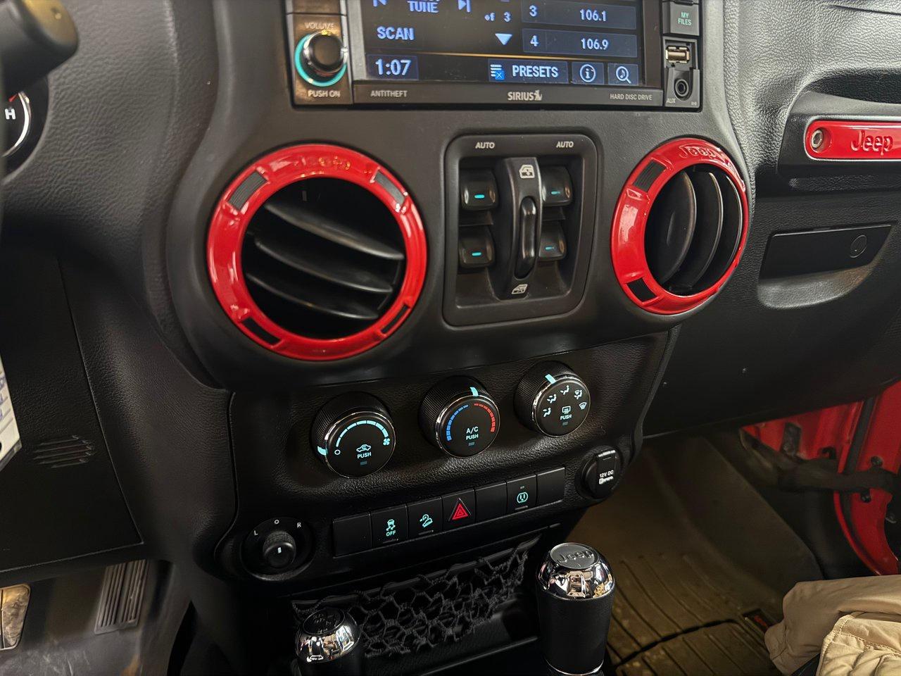 2018 Jeep Wrangler JK Unlimited Sahara Photo