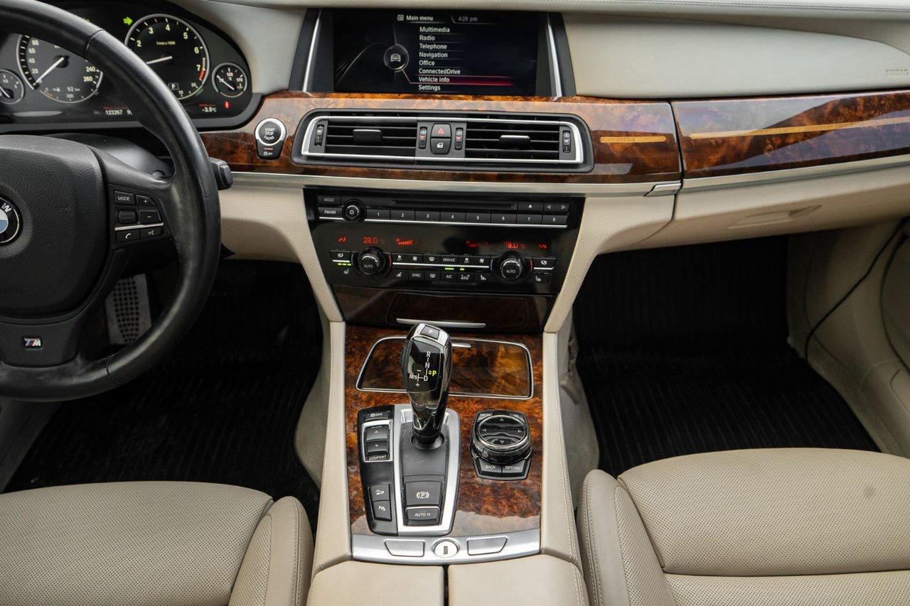 2014 BMW 7 Series 750i xDrive Photo