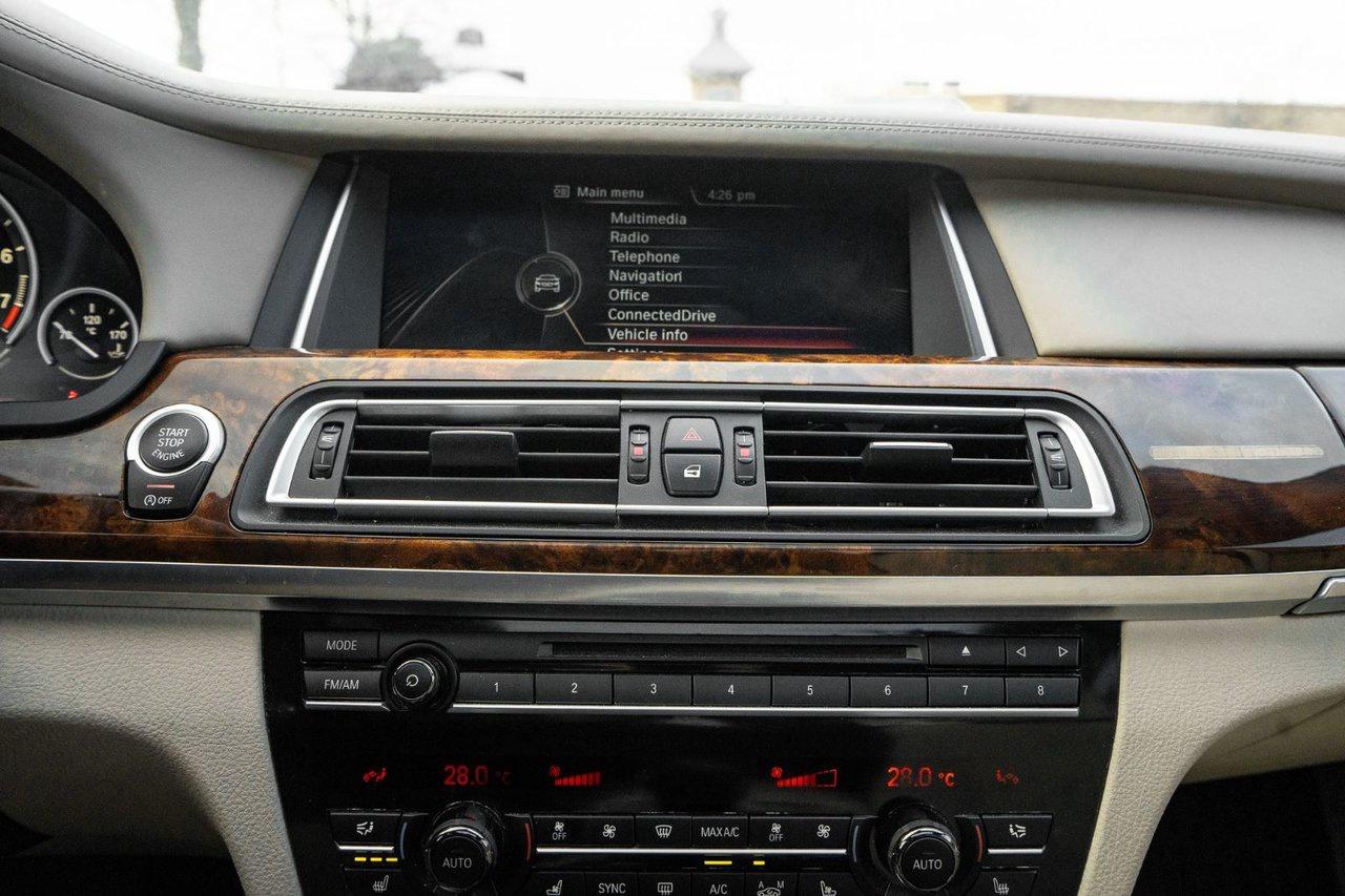 2014 BMW 7 Series 750i xDrive Photo