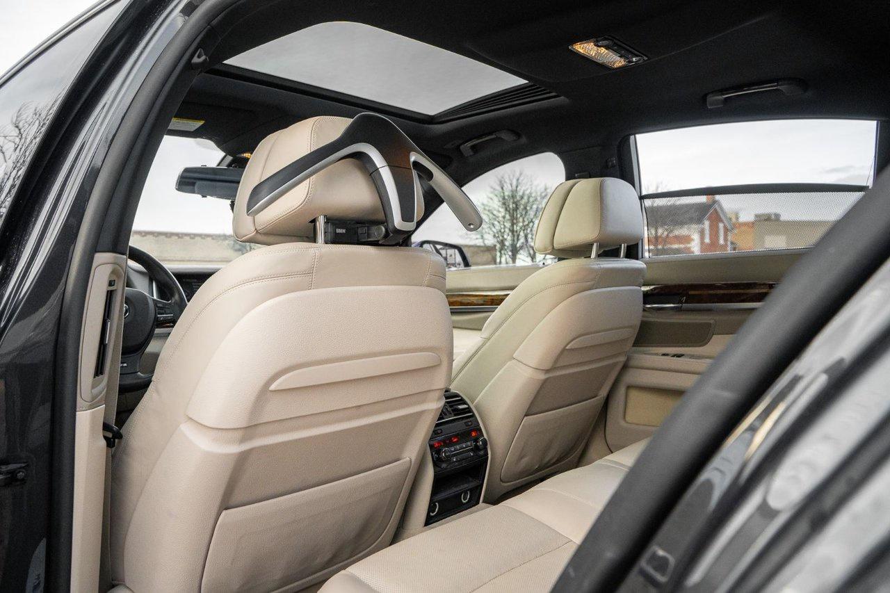 2014 BMW 7 Series 750i xDrive Photo