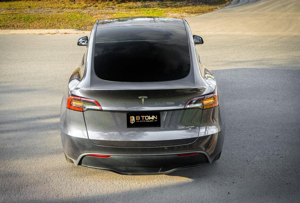 2023 Tesla Model Y LONG RANGE Photo
