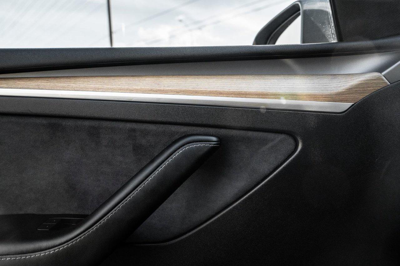 2023 Tesla Model Y LONG RANGE Photo